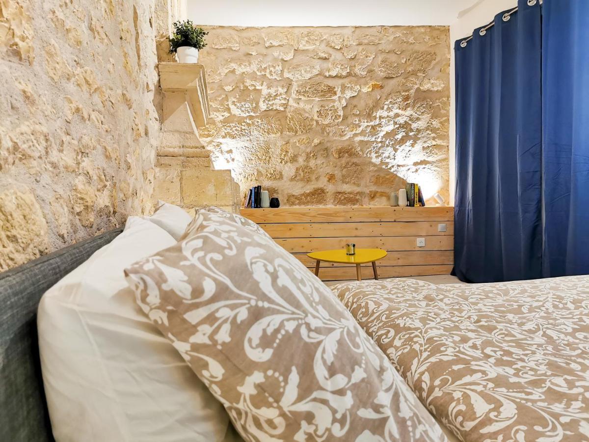 Appartement Ma Douce Charente - Superbe T3 Design Et Fonctionnel - Hyper Centre A Saintes Exteriör bild