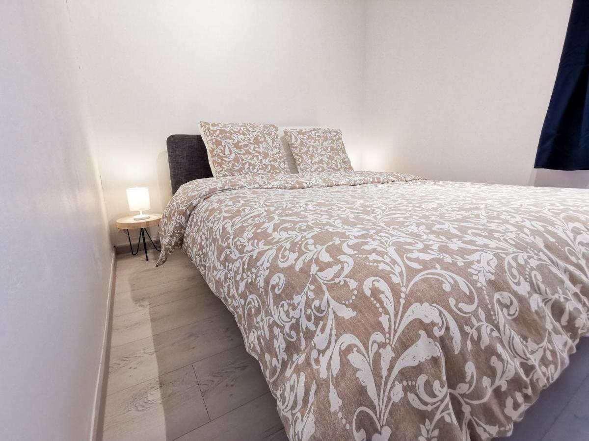 Appartement Ma Douce Charente - Superbe T3 Design Et Fonctionnel - Hyper Centre A Saintes Exteriör bild